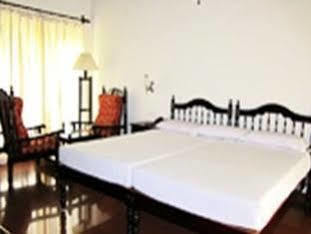 Lakshmi Hotel And Resorts Kumarakom Exterior photo